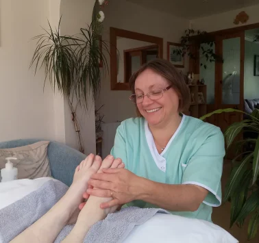 Mandy, mobile reflexologist at Windrush Reflexology